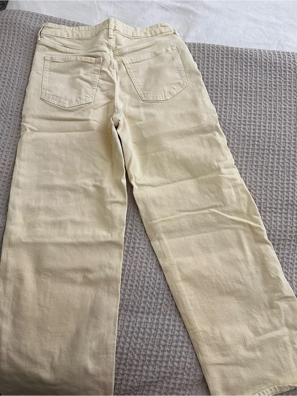 Old Navy Extra High-Rise Sky-Hi Wide Leg Yellow Jeans size 4P